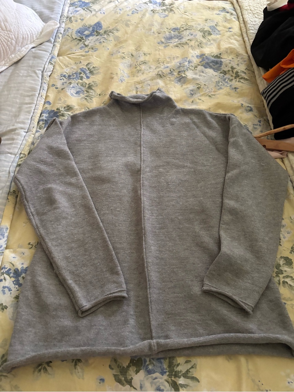 Women's Gray Turtleneck Sweater - Cozy Minimal Knit